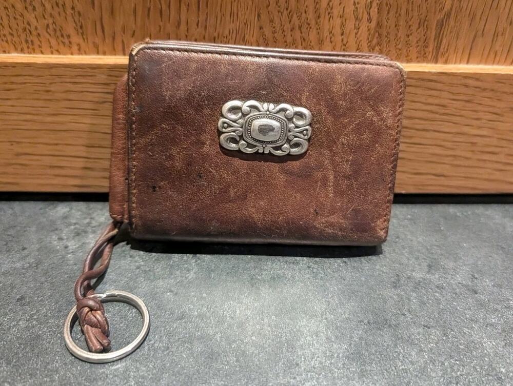 Vintage Fossil soft brown leather ornate western-style metal medallion Wallet